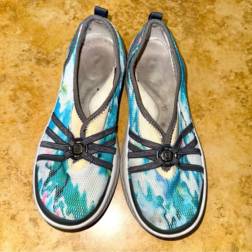 Women’s BZees niche slip on sneakers with cloud technology & odor ban multicolor